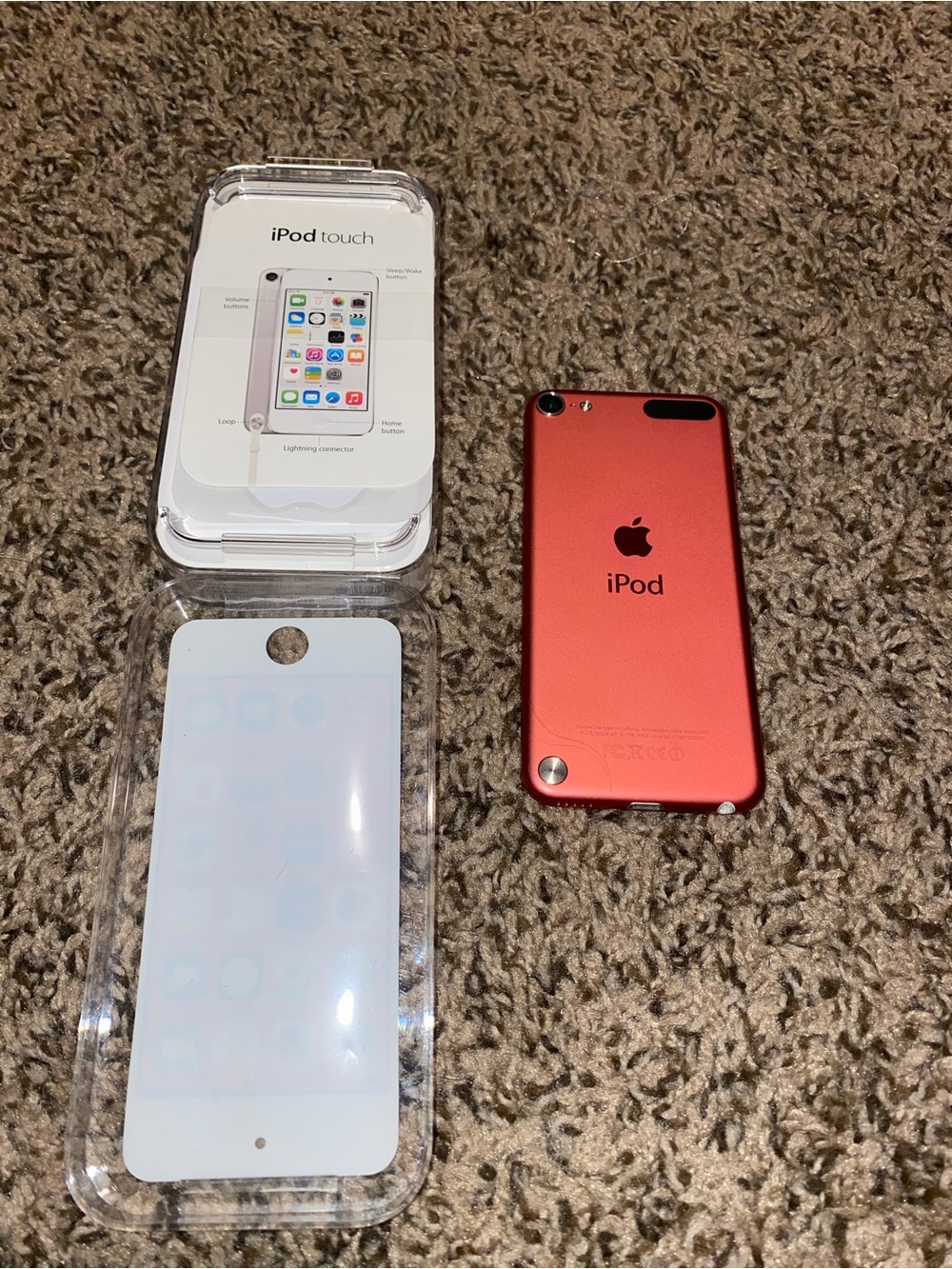 Apple iPod touch (Red) with Clear Case and Retail Tray